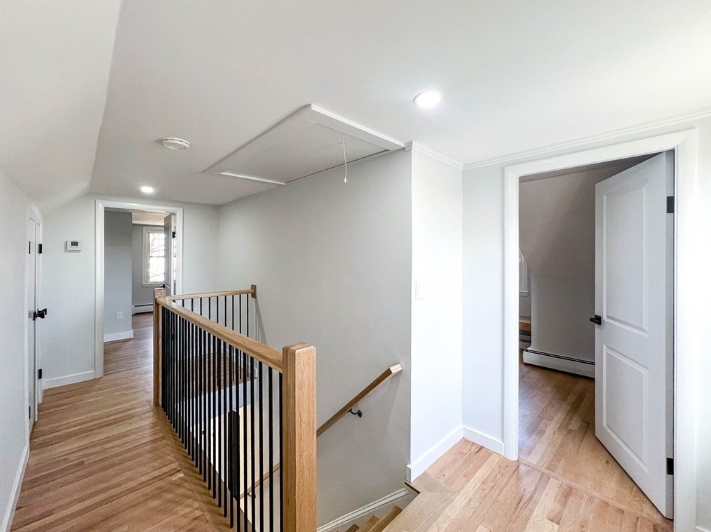 24 Norrback Ave, Worcester MA  01606-1086 exterior