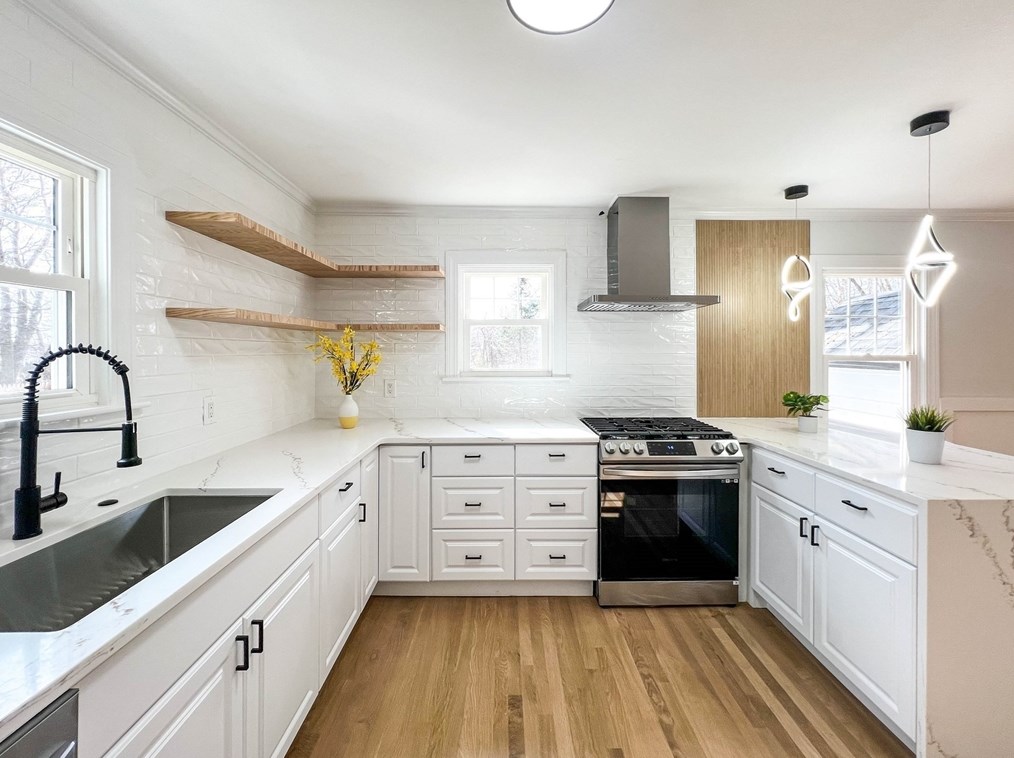 24 Norrback Ave, Worcester MA  01606-1086 exterior