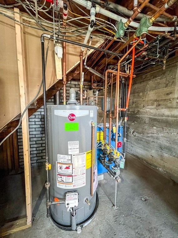 24 Norrback Ave, Worcester MA  01606-1086 exterior