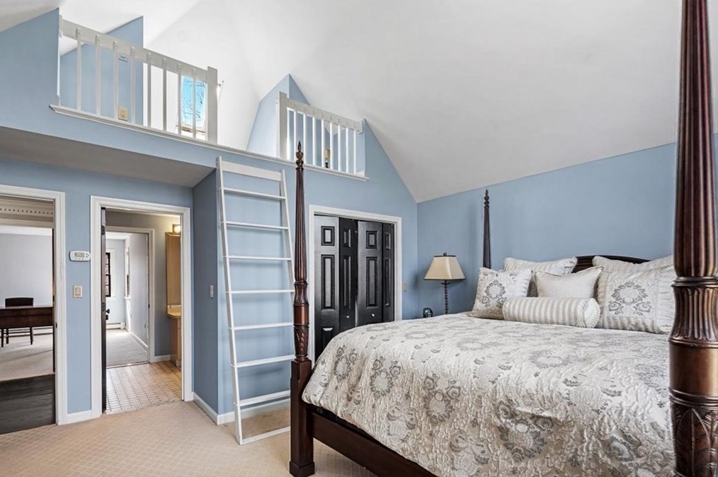 4 Pinecrest Rd, Hingham MA 02043-3027 exterior