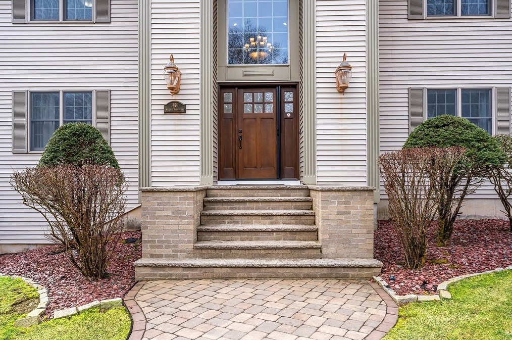 40 Village Woods Rd, Haverhill, MA 01832 exterior