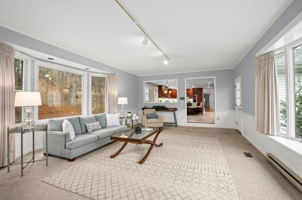 49 Flagg Rd, Southborough MA 01772-1419 exterior