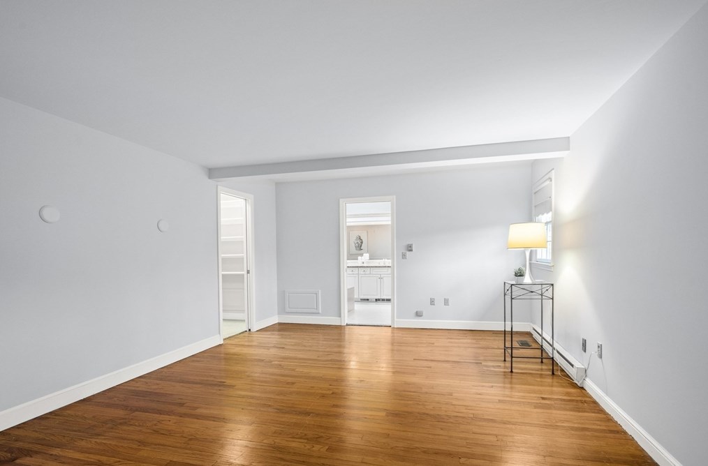 49 Flagg Rd, Southborough MA 01772-1419 exterior