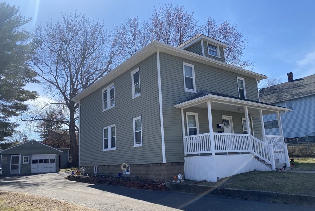 571 Britton St, Chicopee, MA 01020 exterior