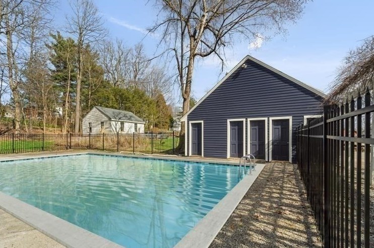 63 Highland St, Holden MA 01520-2526 exterior