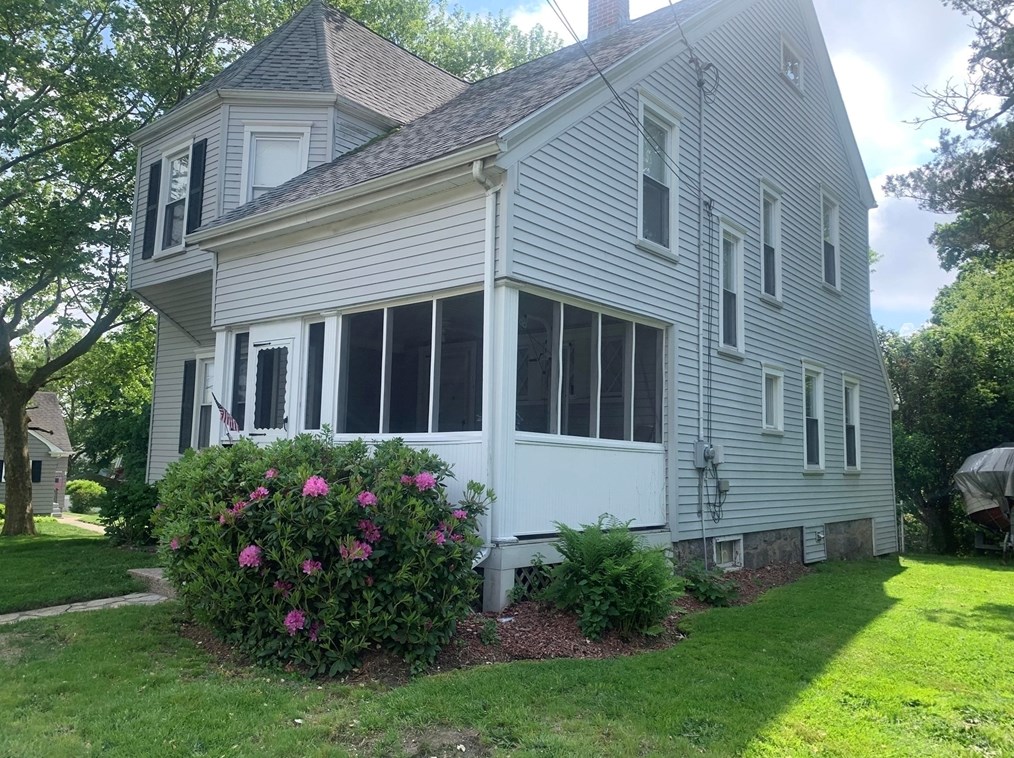 176 Garden St, Fall River, MA 02720