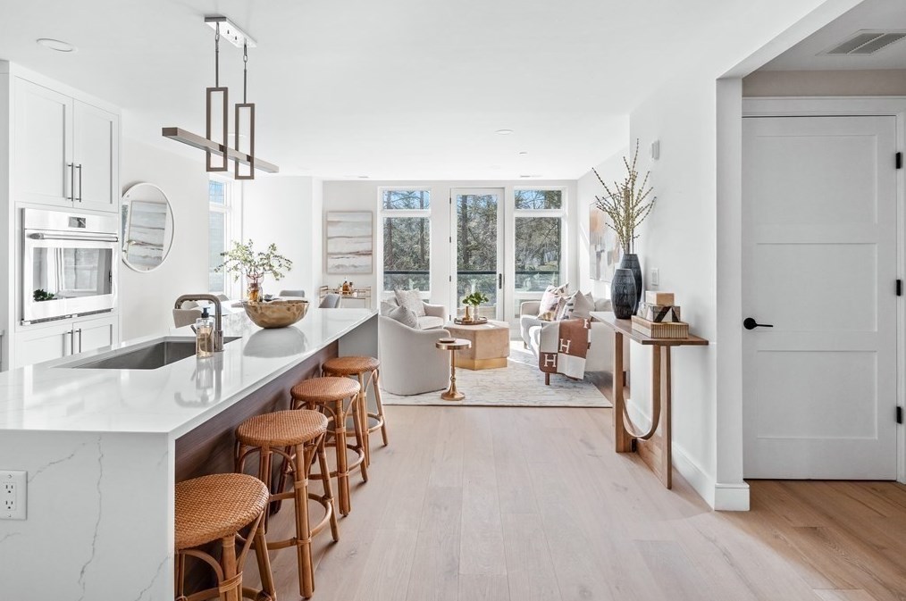 20 Kinmonth Rd #108, Newton, MA 02468