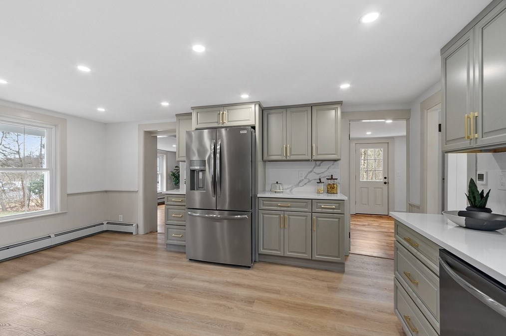 453 Main St, Northborough MA 01532-1671 exterior