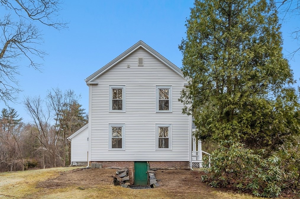 453 Main St, Northborough MA 01532-1671 exterior