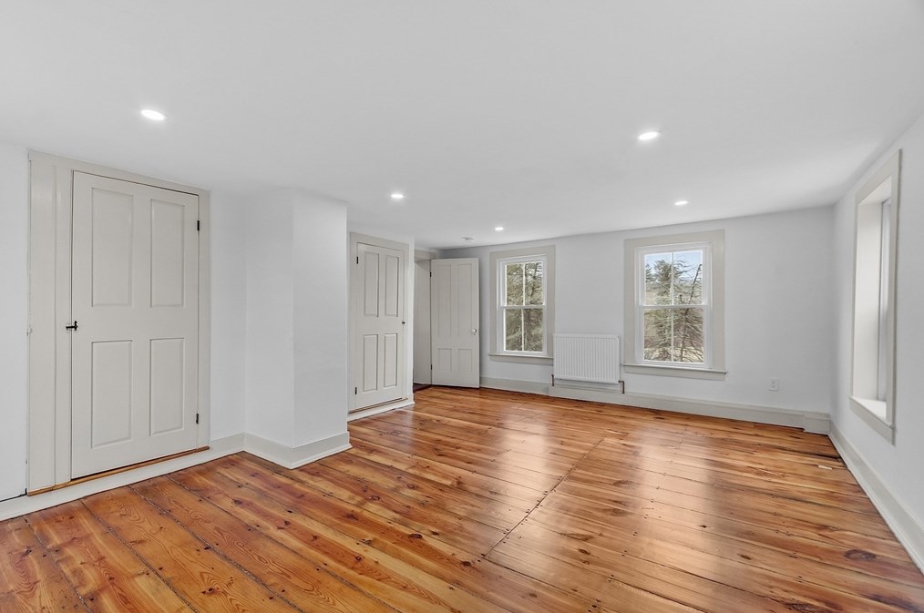 453 Main St, Northborough MA 01532-1671 exterior