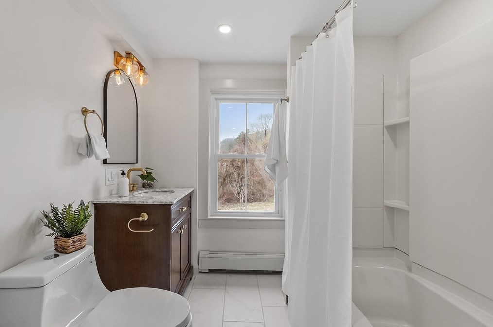 453 Main St, Northborough MA 01532-1671 exterior