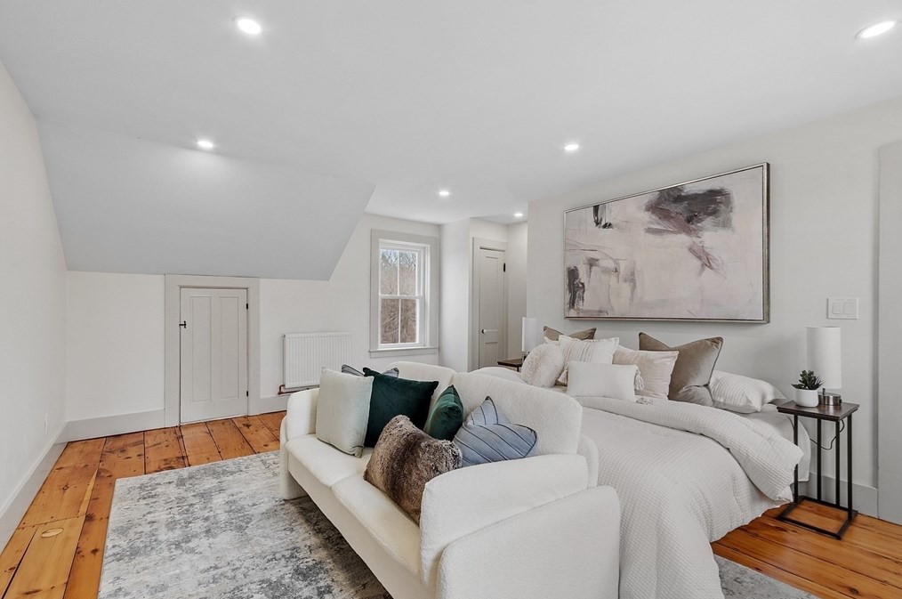 453 Main St, Northborough MA 01532-1671 exterior