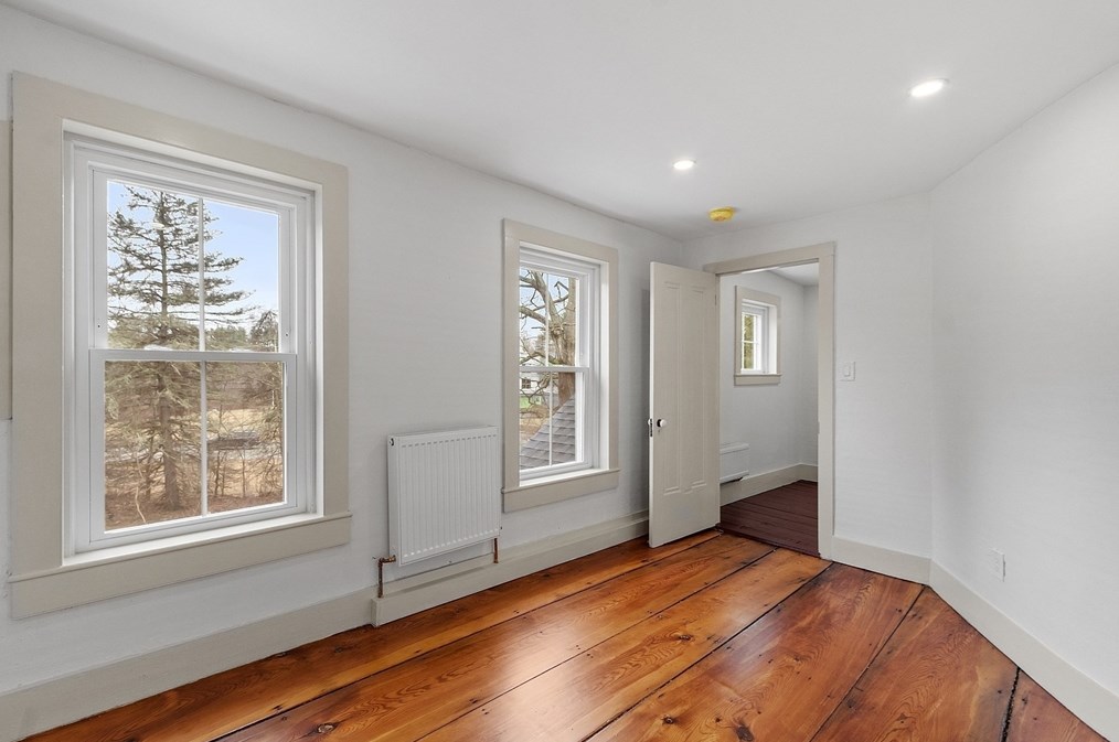 453 Main St, Northborough MA 01532-1671 exterior