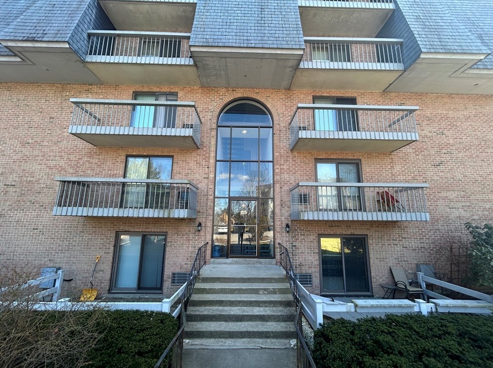 65 Commons Dr, Shrewsbury MA  01545-4945 exterior