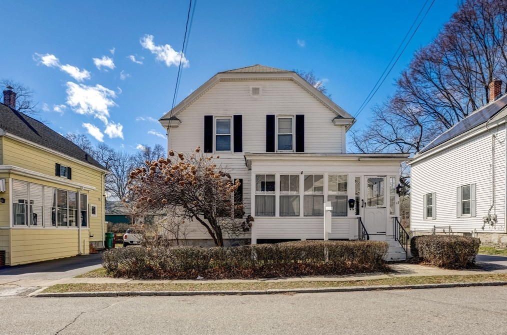 17 Greenfield St, Lowell, MA 01851 exterior