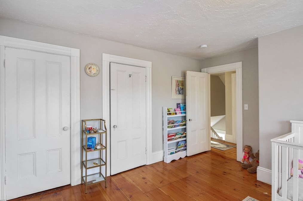 8 Latisquama Rd, Southborough MA 01772-1606 exterior