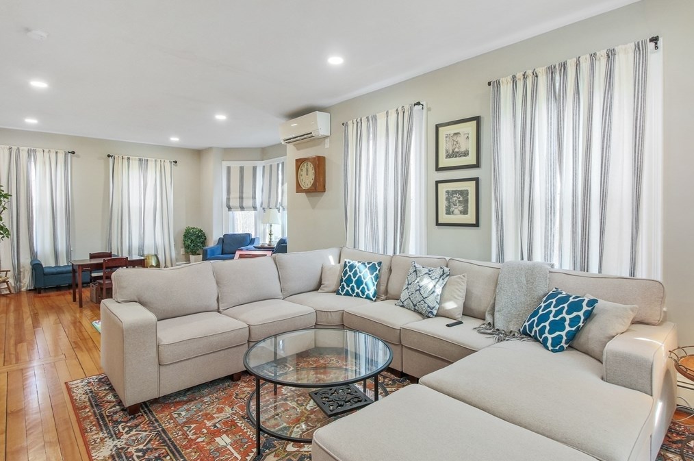 8 Latisquama Rd, Southborough MA 01772-1606 exterior