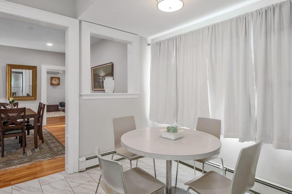 8 Latisquama Rd, Southborough MA 01772-1606 exterior