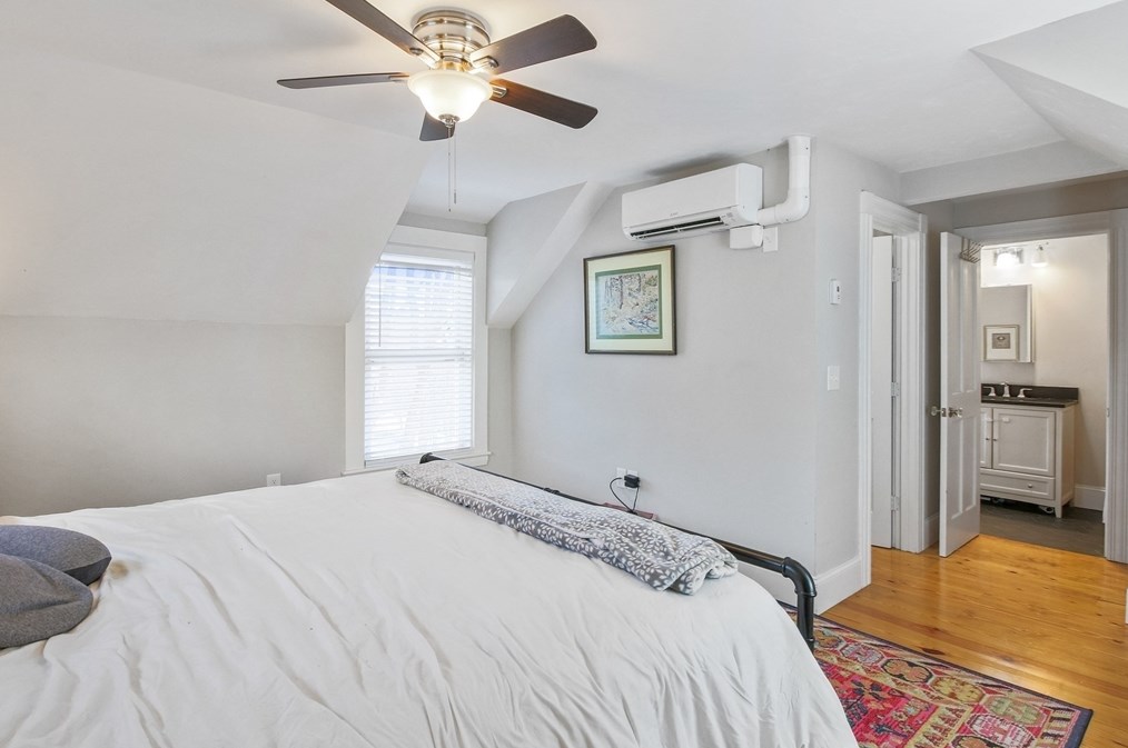 8 Latisquama Rd, Southborough MA 01772-1606 exterior