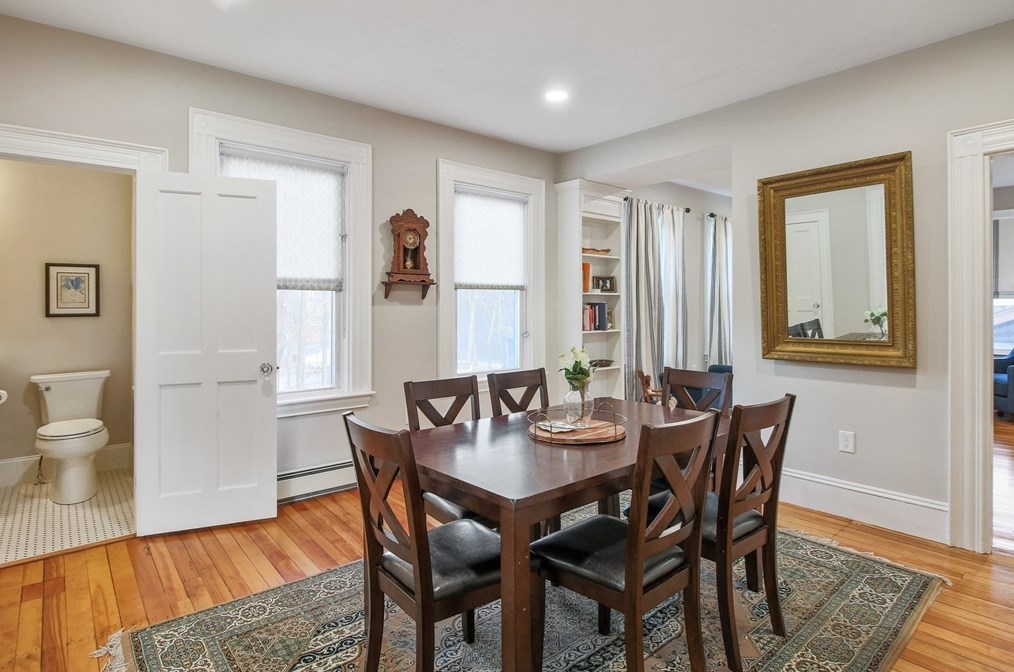 8 Latisquama Rd, Southborough MA 01772-1606 exterior