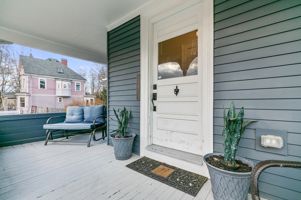 8 Latisquama Rd, Southborough MA 01772-1606 exterior