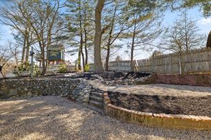 1 Overlook Rd, Wakefield, MA 01880-4252