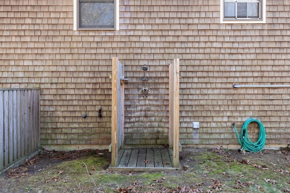 26 Spencer Dr, Plymouth MA  02360-1465 exterior