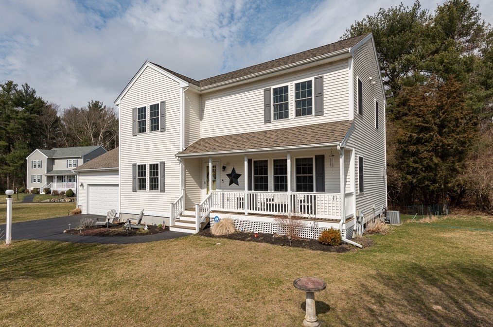 85 Christinas Path, Raynham, MA 02768 exterior