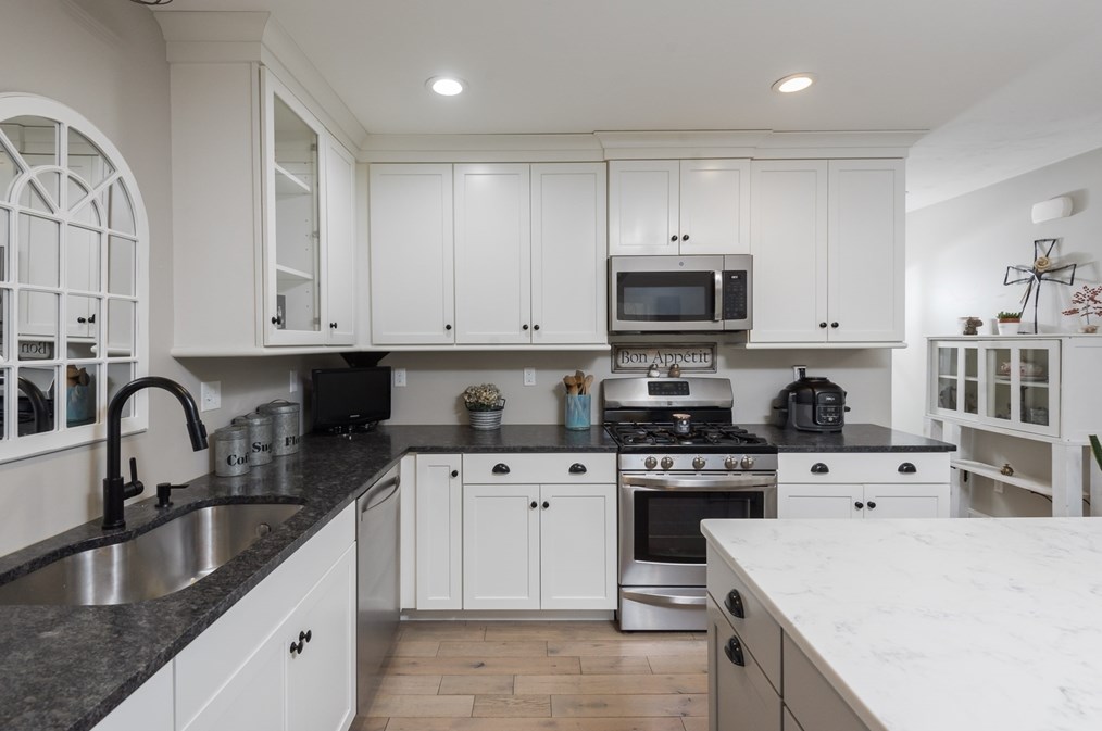 85 Christinas Path, Raynham MA  02767-1594 exterior