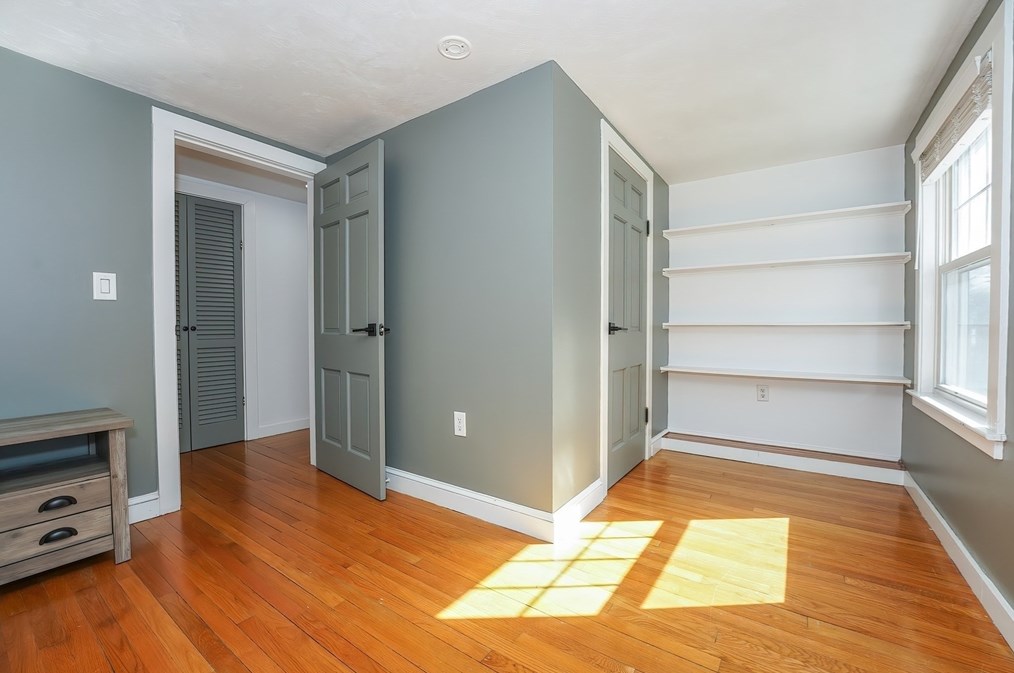 30 Pleasant St, Foxborough MA  02035-2925 exterior