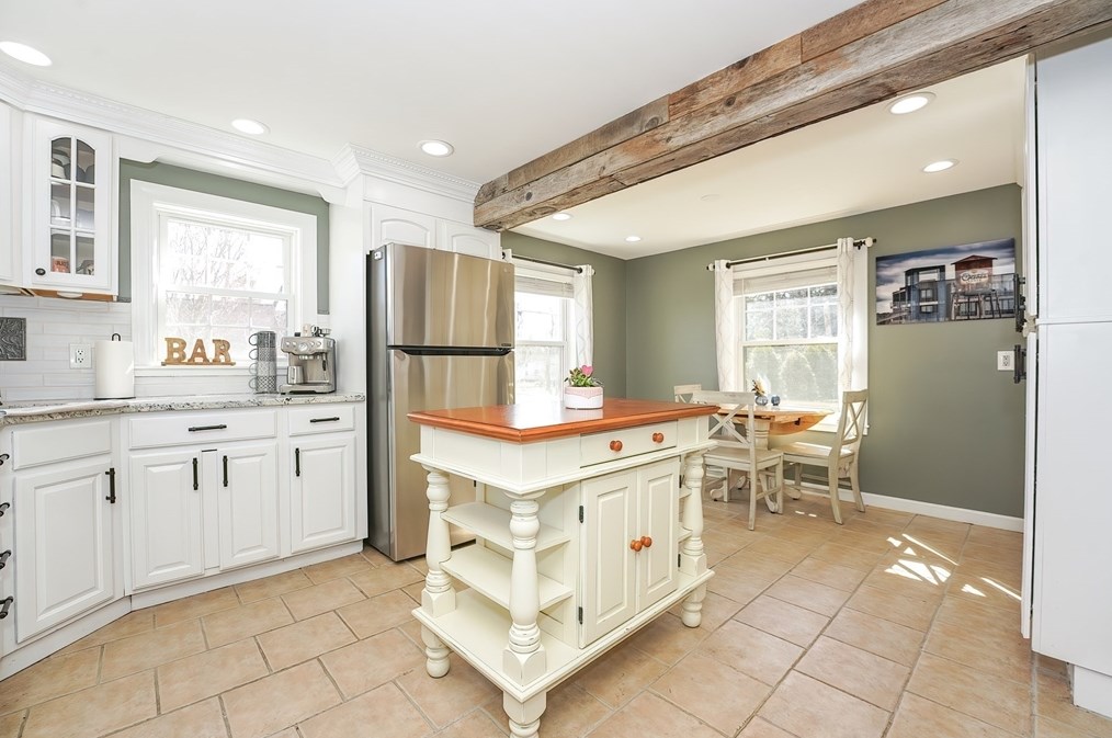 30 Pleasant St, Foxborough MA  02035-2925 exterior