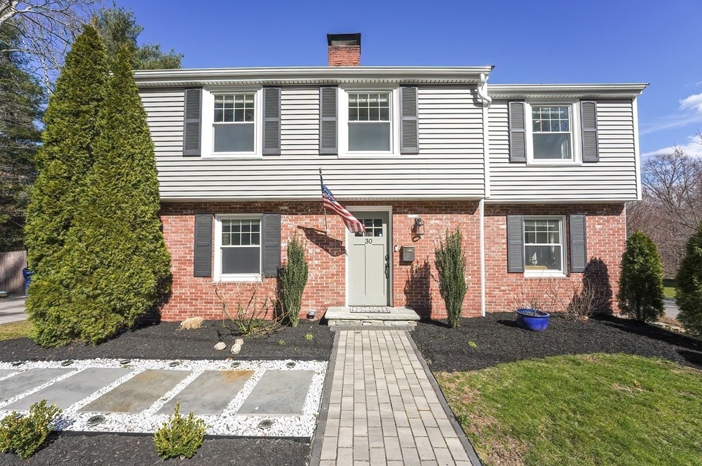 30 Pleasant St, Foxborough MA  02035-2925 exterior