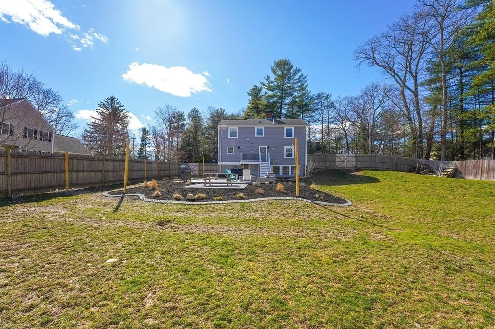 30 Pleasant St, Foxborough MA  02035-2925 exterior