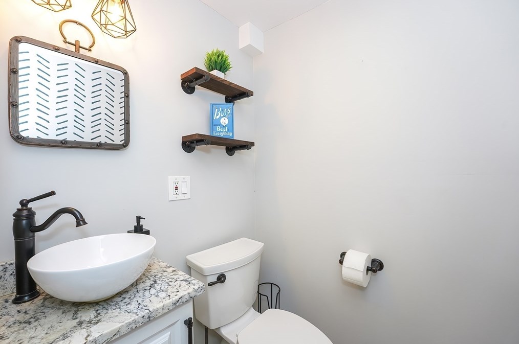 30 Pleasant St, Foxborough MA  02035-2925 exterior