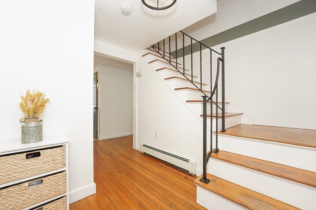 30 Pleasant St, Foxborough MA  02035-2925 exterior