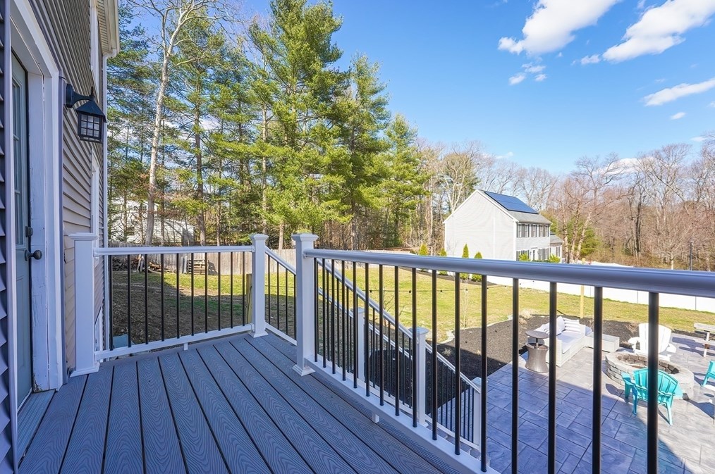 30 Pleasant St, Foxborough MA  02035-2925 exterior