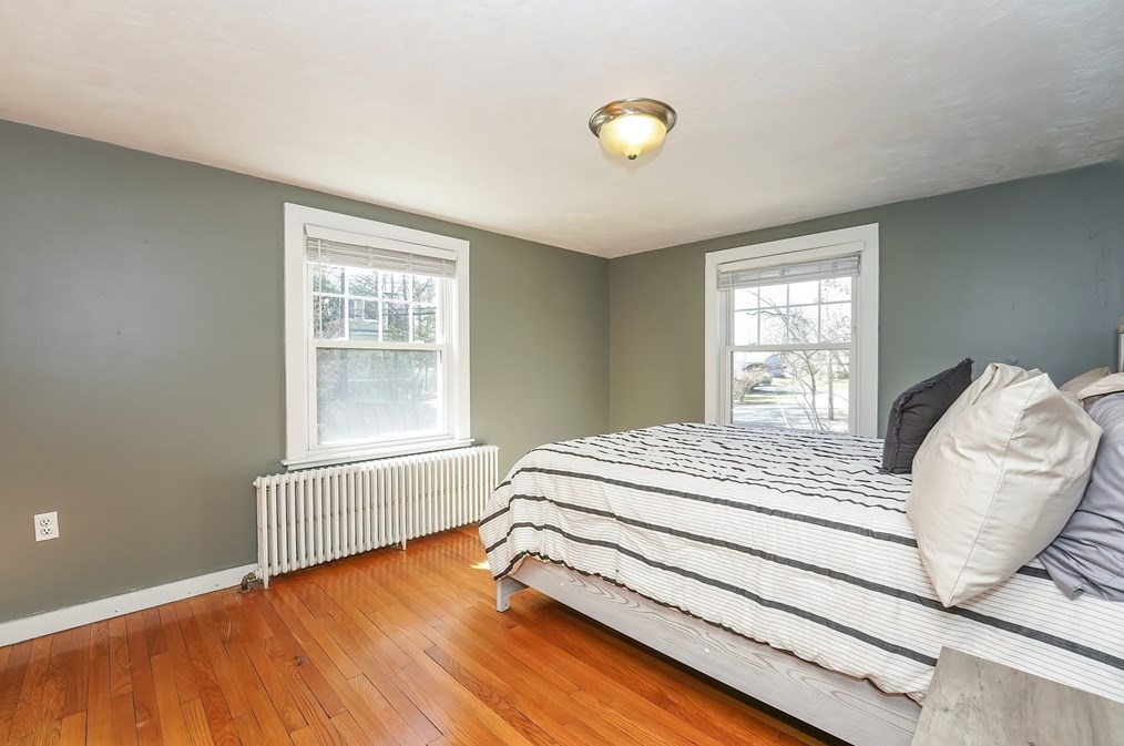 30 Pleasant St, Foxborough MA  02035-2925 exterior