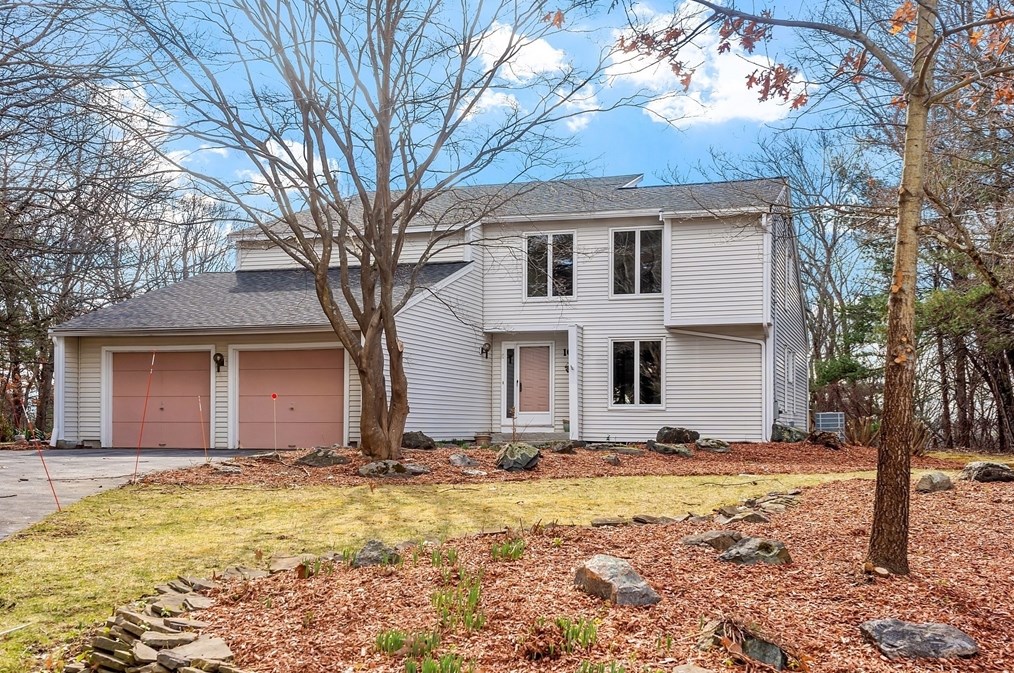 16 Wagontrail Rd, Chelmsford, MA 01824 exterior