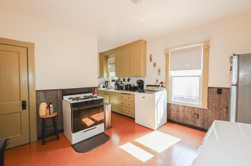 71 President St, Lynn MA 01902-1567 exterior