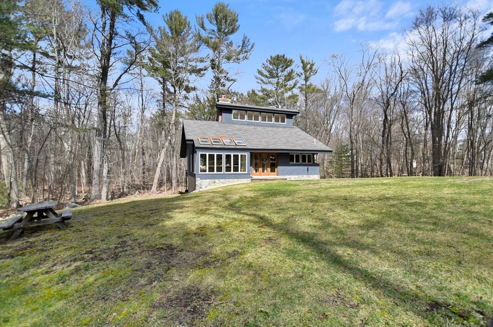 11 Caroline Rd, North Reading, MA 01864