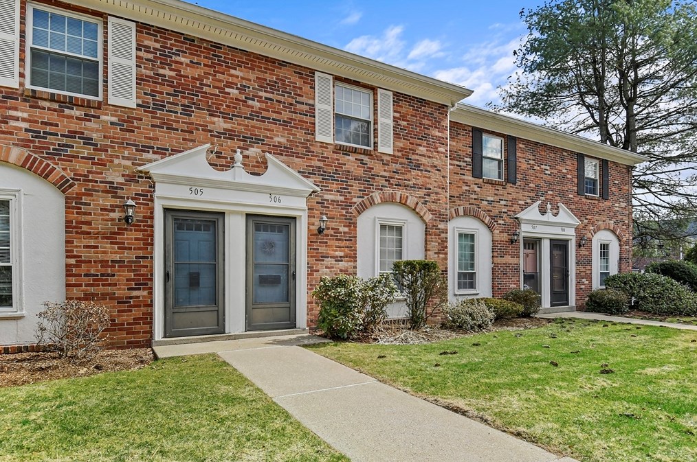 506 Windsor Dr #506, Framingham, MA 01701