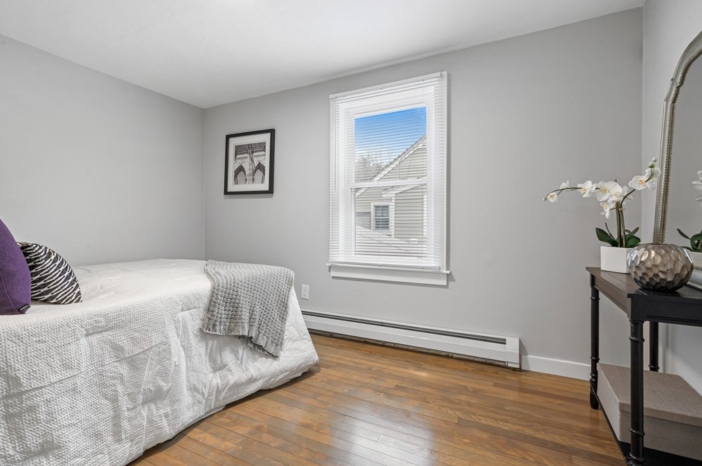 6 Belle Rd, Pembroke MA  02359-2440 exterior