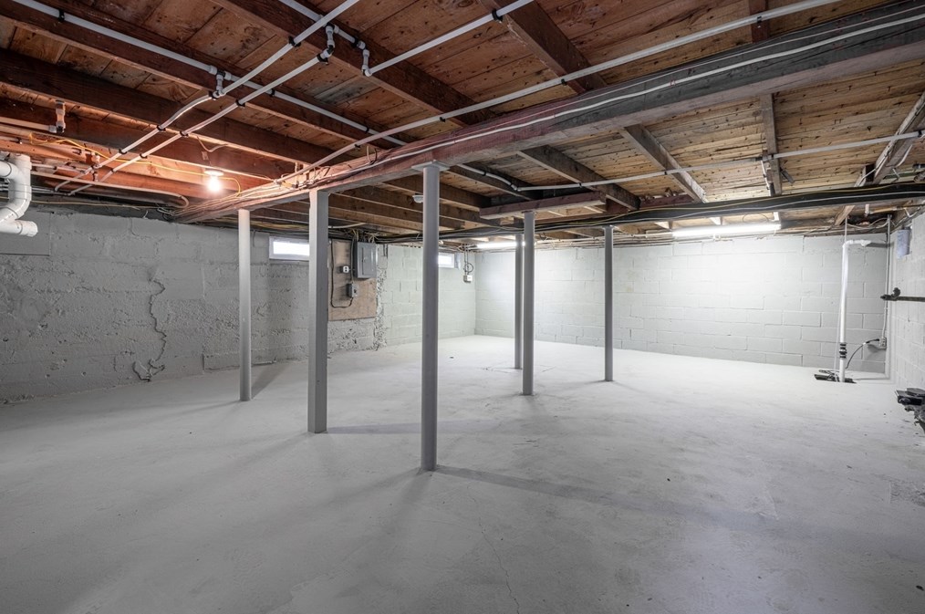 6 Belle Rd, Pembroke MA  02359-2440 exterior