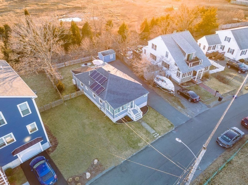 89 Post Island Rd, Quincy MA  02169-2643 exterior