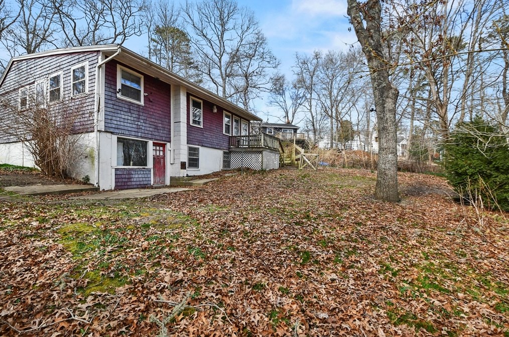 502 Bourne Rd, Plymouth MA  02360-2812 exterior