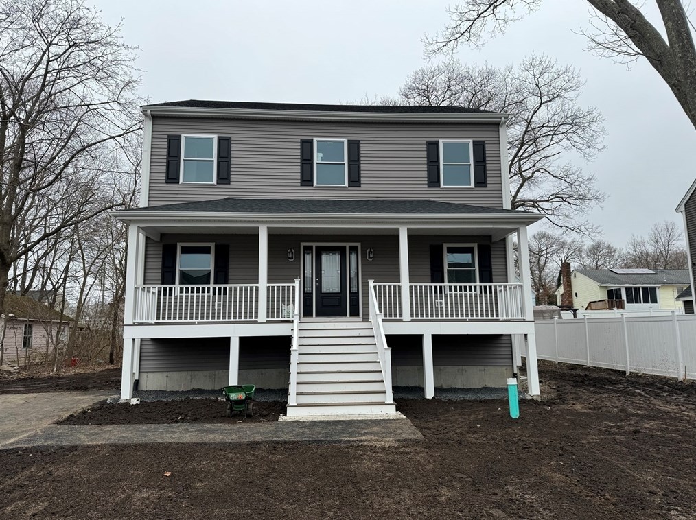 29 Draper St, Brockton, MA 02302-3224