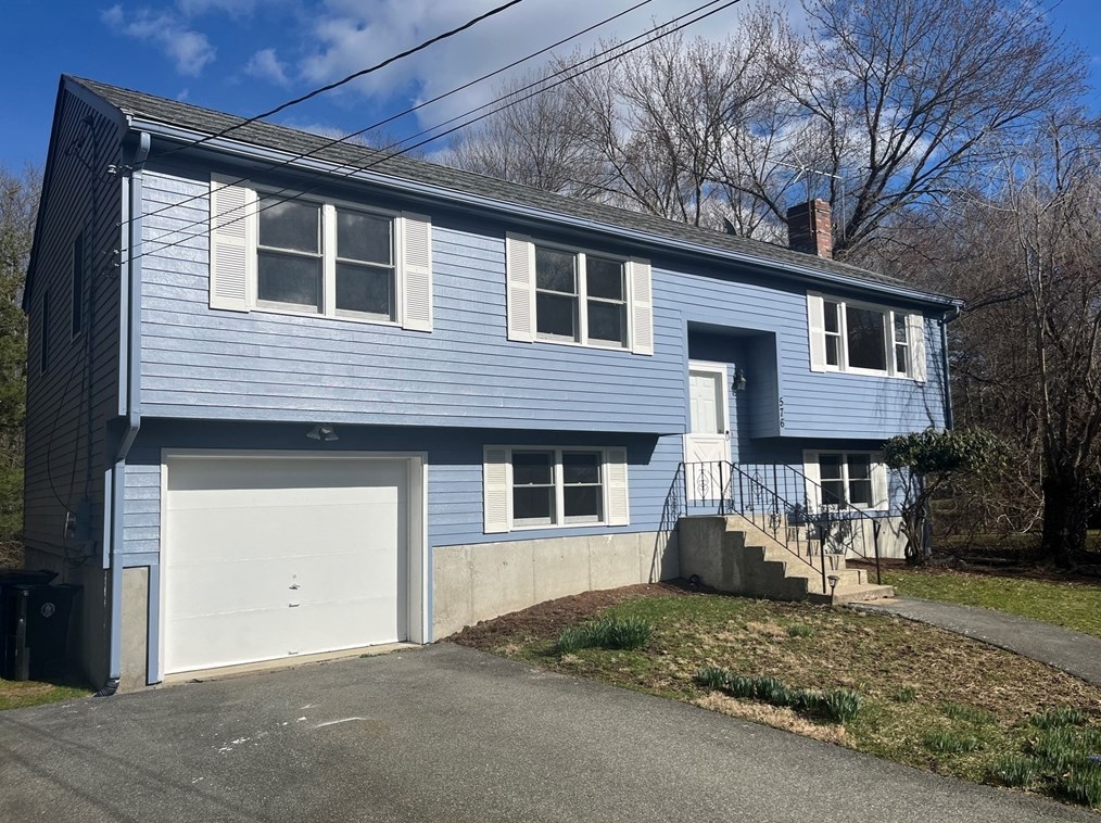 576 Massapoag Ave, Sharon, MA 02067