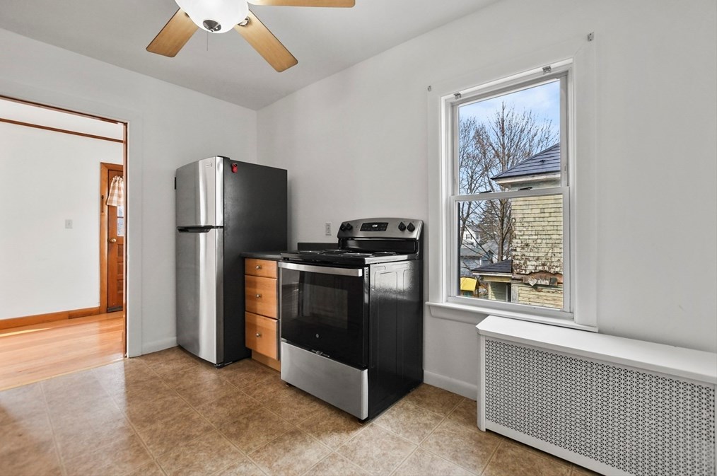 67 Hawthorn St, Lowell MA 01851-3615 exterior