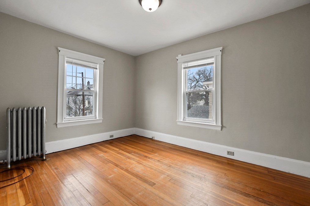 67 Hawthorn St, Lowell MA 01851-3615 exterior