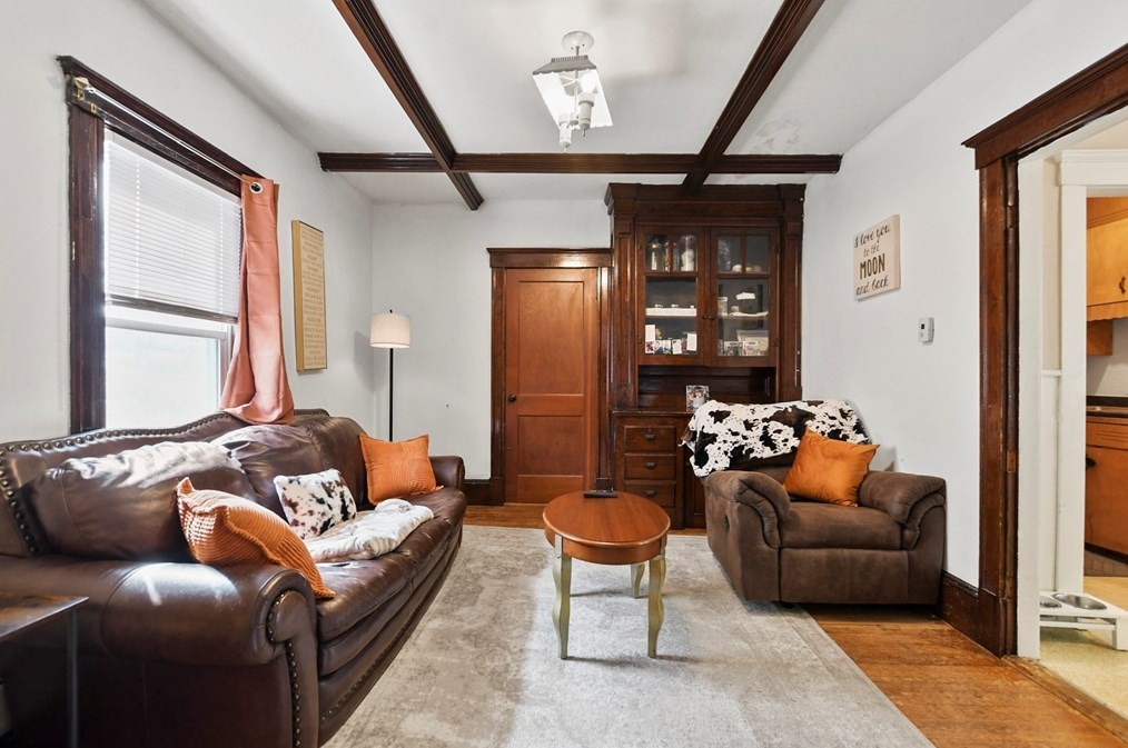 67 Hawthorn St, Lowell MA 01851-3615 exterior